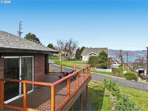 $300,000 | 1100 West 2nd Street, Arlington, OR 97812