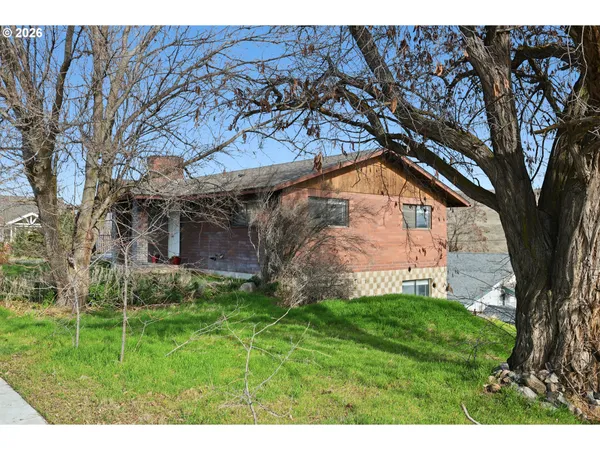 $300,000 | 1100 West 2nd Street, Arlington, OR 97812