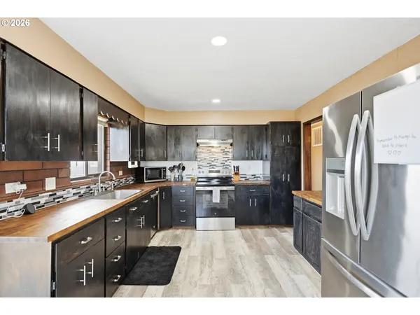 $300,000 | 1100 West 2nd Street, Arlington, OR 97812