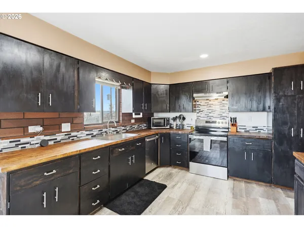 $300,000 | 1100 West 2nd Street, Arlington, OR 97812