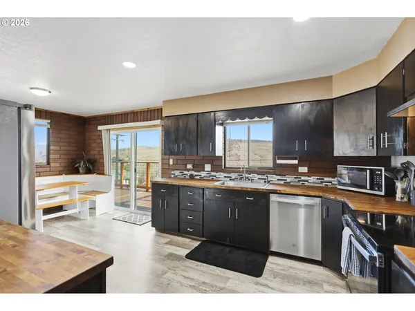 $300,000 | 1100 West 2nd Street, Arlington, OR 97812