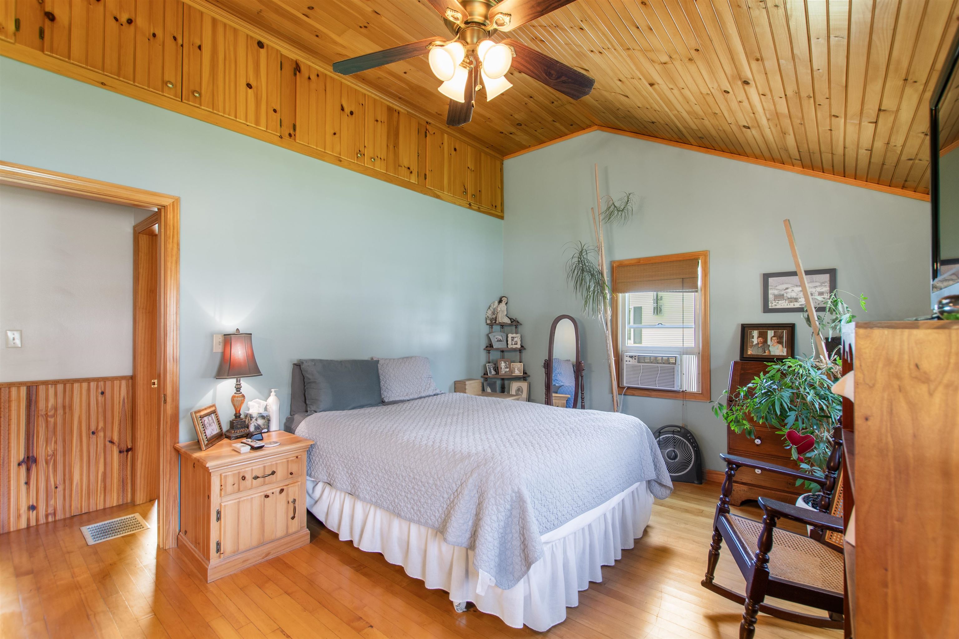 6646 Highway 102 Canaan, VT 05903 - Photo 12 of 32