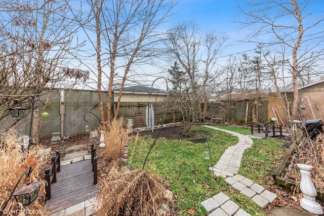 $195,500 | 507 South Lakeshore Drive, Mundelein, IL 60060