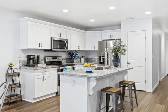 $515,000 | 374 West Main Street, Turlock, CA 95380