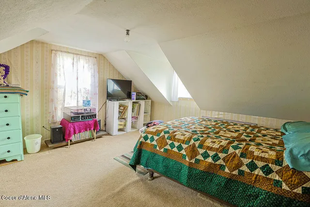 $300,000 | 164 West Fork Pine Creek Road, Pinehurst, ID 83850