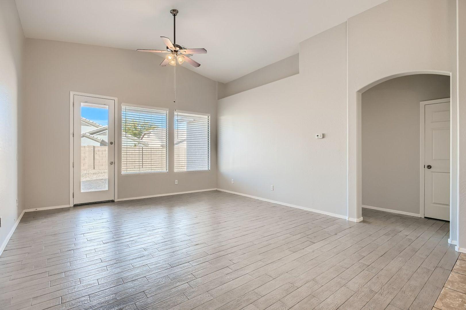 9414 West Heber Road Tolleson, AZ 85353 - Photo 5 of 11 Photo #5