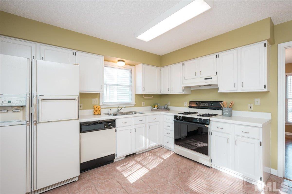 4912 Royal Adelaide Way Raleigh, NC 27604 - Photo 9 of 25 Gallery Image 9