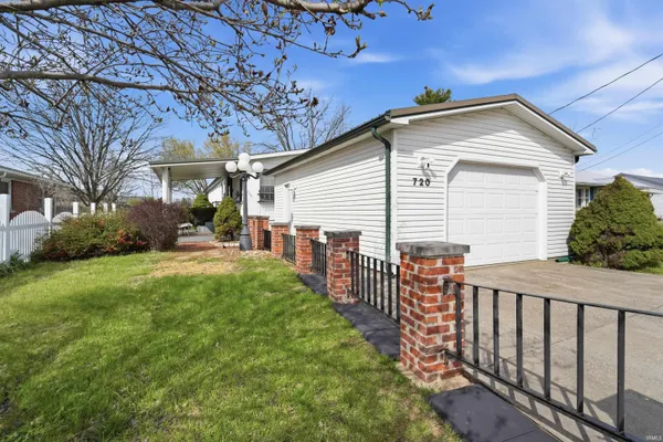 $199,000 | 720 East Christian Street, Princeton, IN 47670