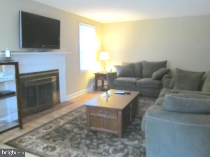 49 Lanfair Road Cheltenham, PA 19012 - Photo 3 of 25 Living Room