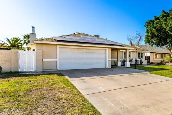$499,995 | 14240 North 41st Avenue, Phoenix, AZ 85053