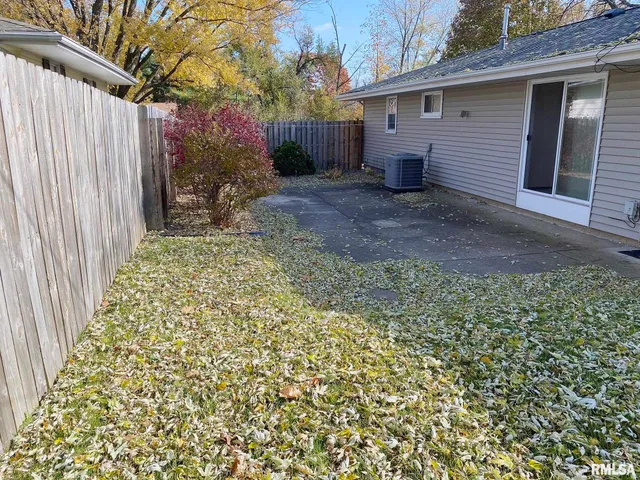 $1,995 | 1829 West Daytona Drive, Peoria, IL 61614