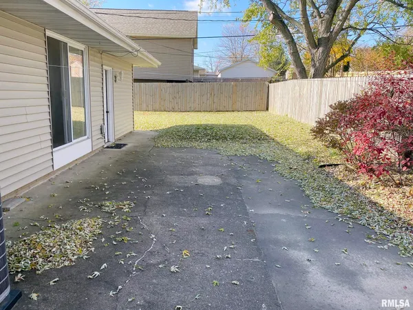 $1,995 | 1829 West Daytona Drive, Peoria, IL 61614