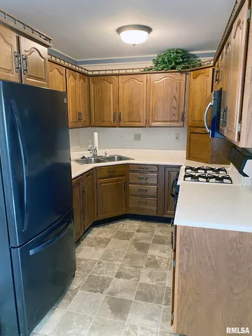 $1,995 | 1829 West Daytona Drive, Peoria, IL 61614