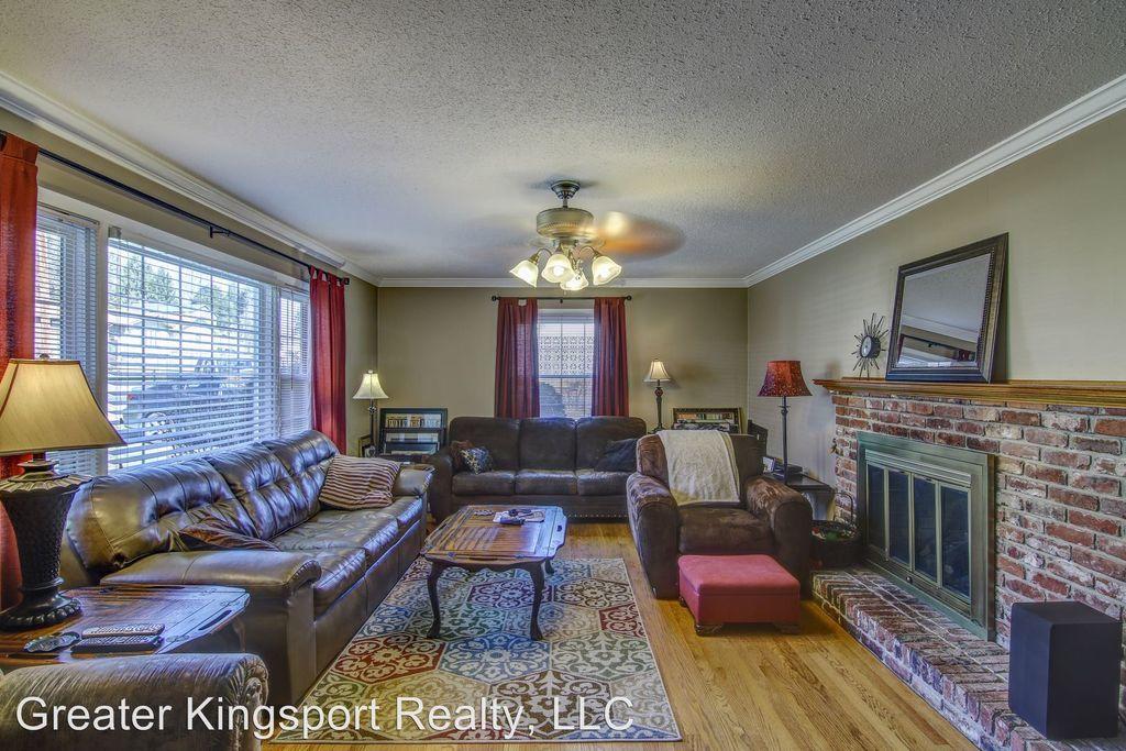 Foothills - Living Room 1