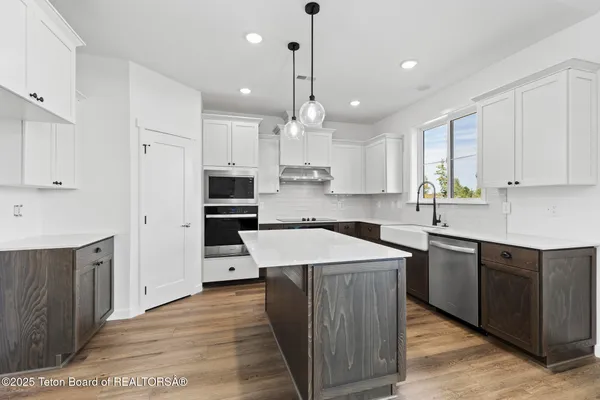 $1,065,000 | 228 Lakewood Road, Victor, ID 83455