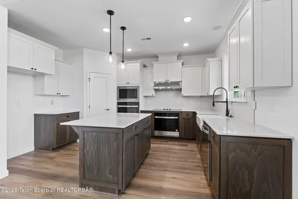 $1,065,000 | 228 Lakewood Road, Victor, ID 83455