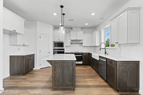 $1,065,000 | 228 Lakewood Road, Victor, ID 83455