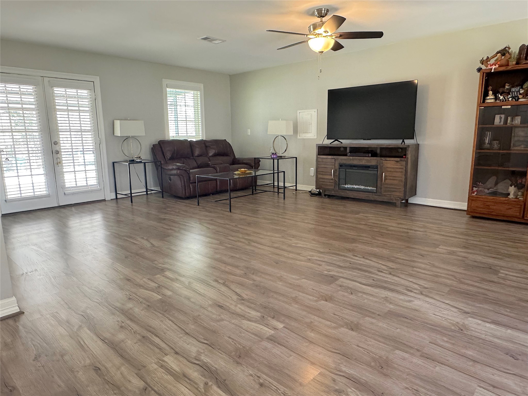 25827 Water Ridge Drive Huffman, TX 77336 - Photo 8 of 22 Living area