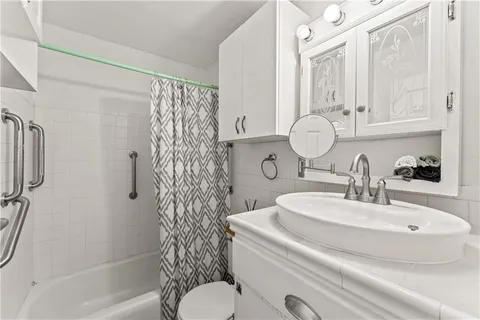 $158,000 | 1921 Prytania Street, Unit Q, New Orleans, LA 70130