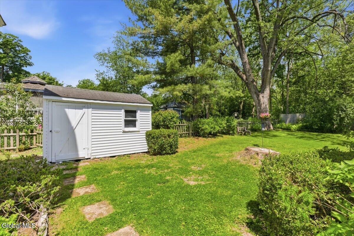 963 Riverview Road Clifton Park, NY 12148 - Photo 9 of 36 36-033_MW2_0854