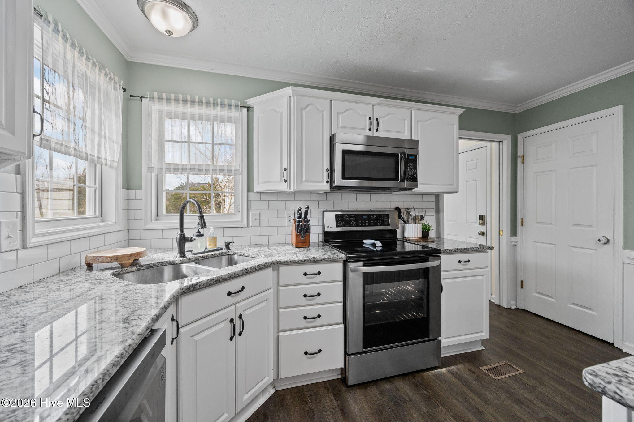 211 Windham Lane Jacksonville, NC 28540 - Photo 11 of 51 9-web-or-mls-211 Windham Ln. 19