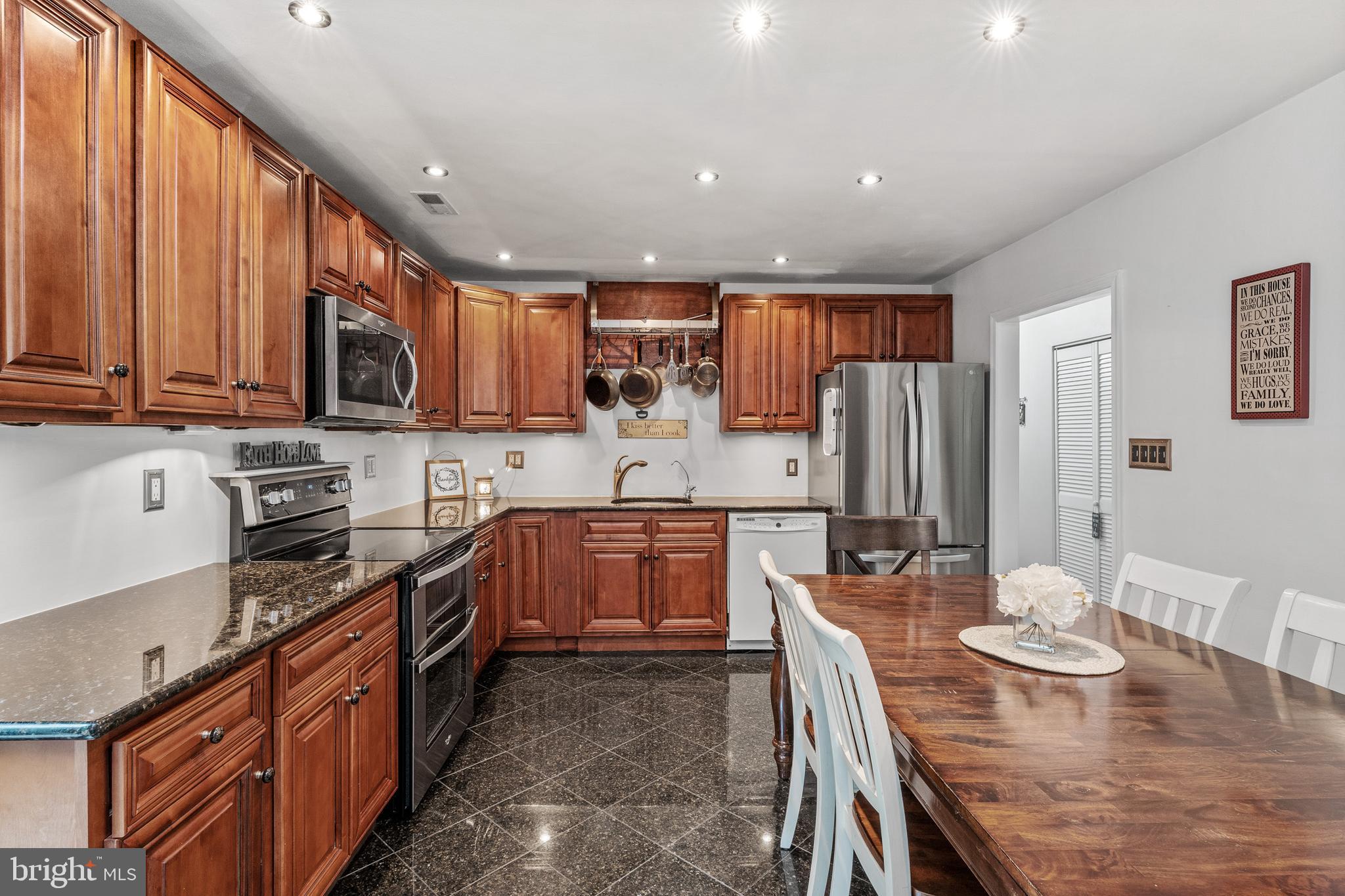 184 Kennilworth Road Marlton, NJ 08053 - Photo 12 of 34 Gallery Image 12