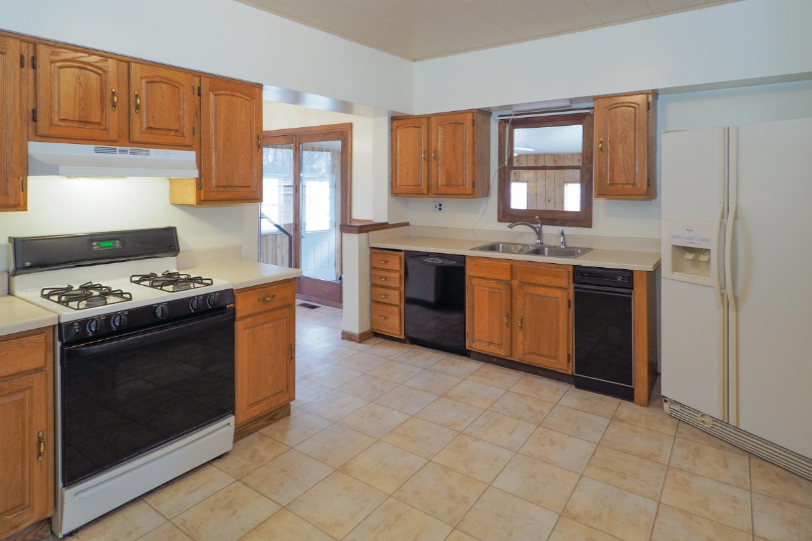 16524 Moorepark Road Three Rivers, MI 49093 - Photo 7 of 30 16524 Moorepark-107