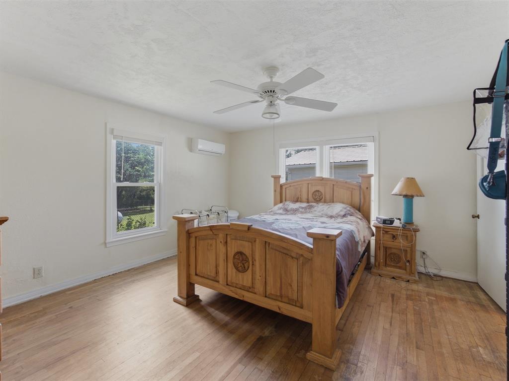 381 Bynum Road Bowie, TX 76230 - Photo 18 of 40