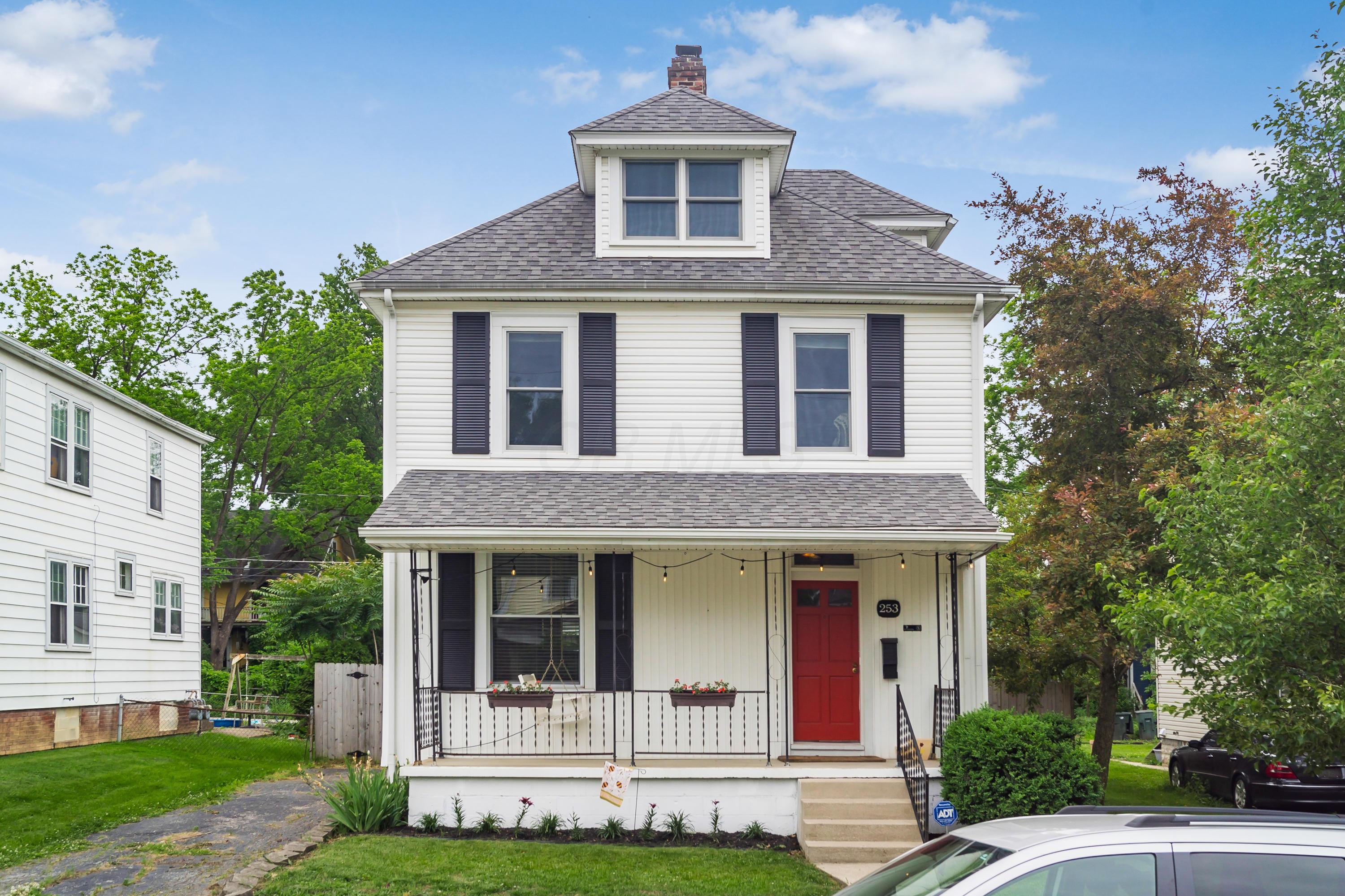 253 Crestview Road Columbus, OH 43202 - Photo 2 of 40