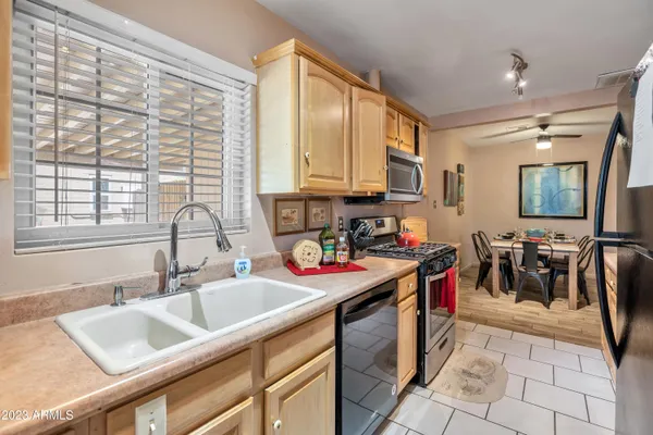 $3,300 | 842 West Fairmount Avenue, Phoenix, AZ 85013