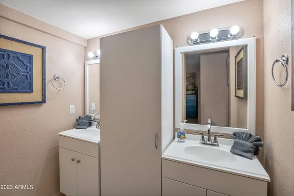 $3,300 | 842 West Fairmount Avenue, Phoenix, AZ 85013