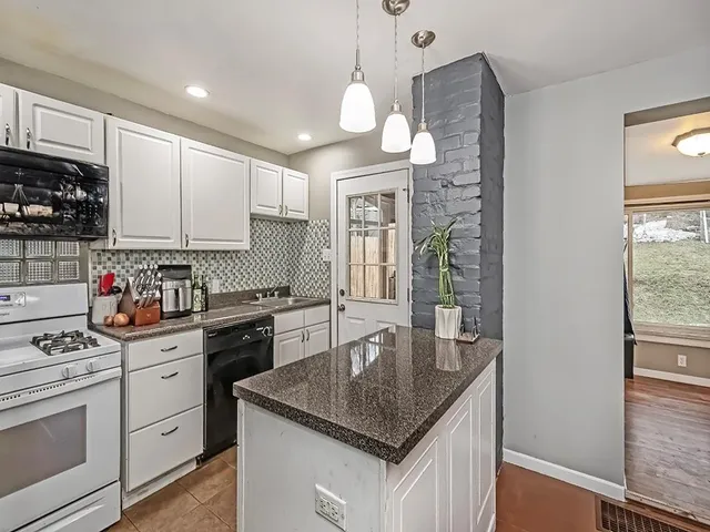 $190,000 | 2331 Valera Avenue, Pittsburgh, PA 15210