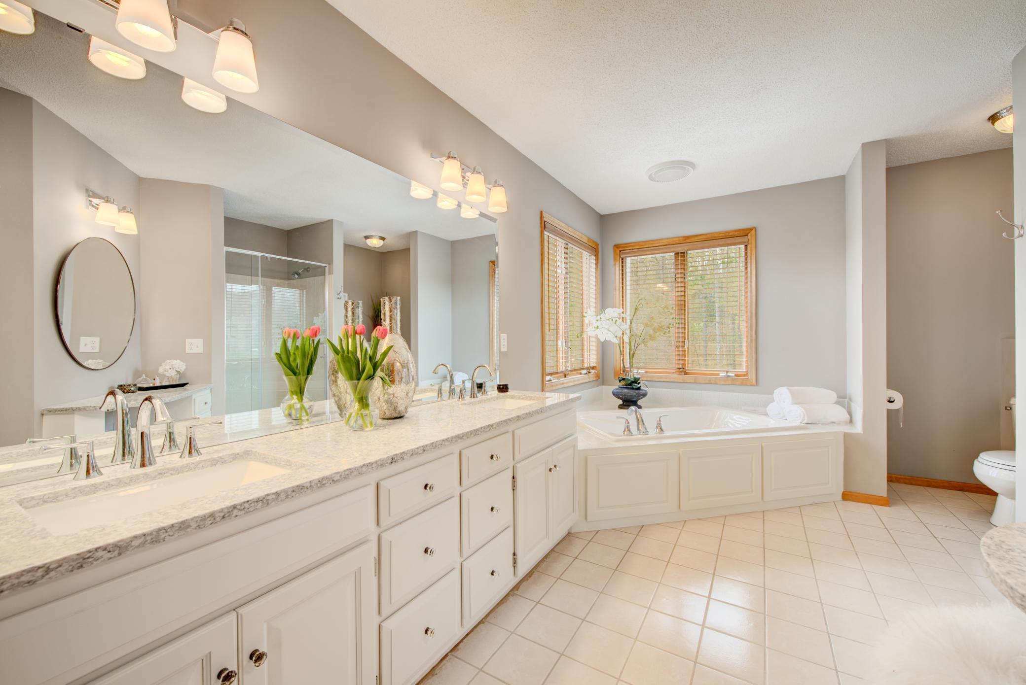 6341 Fox Path Chanhassen, MN 55317 - Photo 17 of 30 Gallery Image 17
