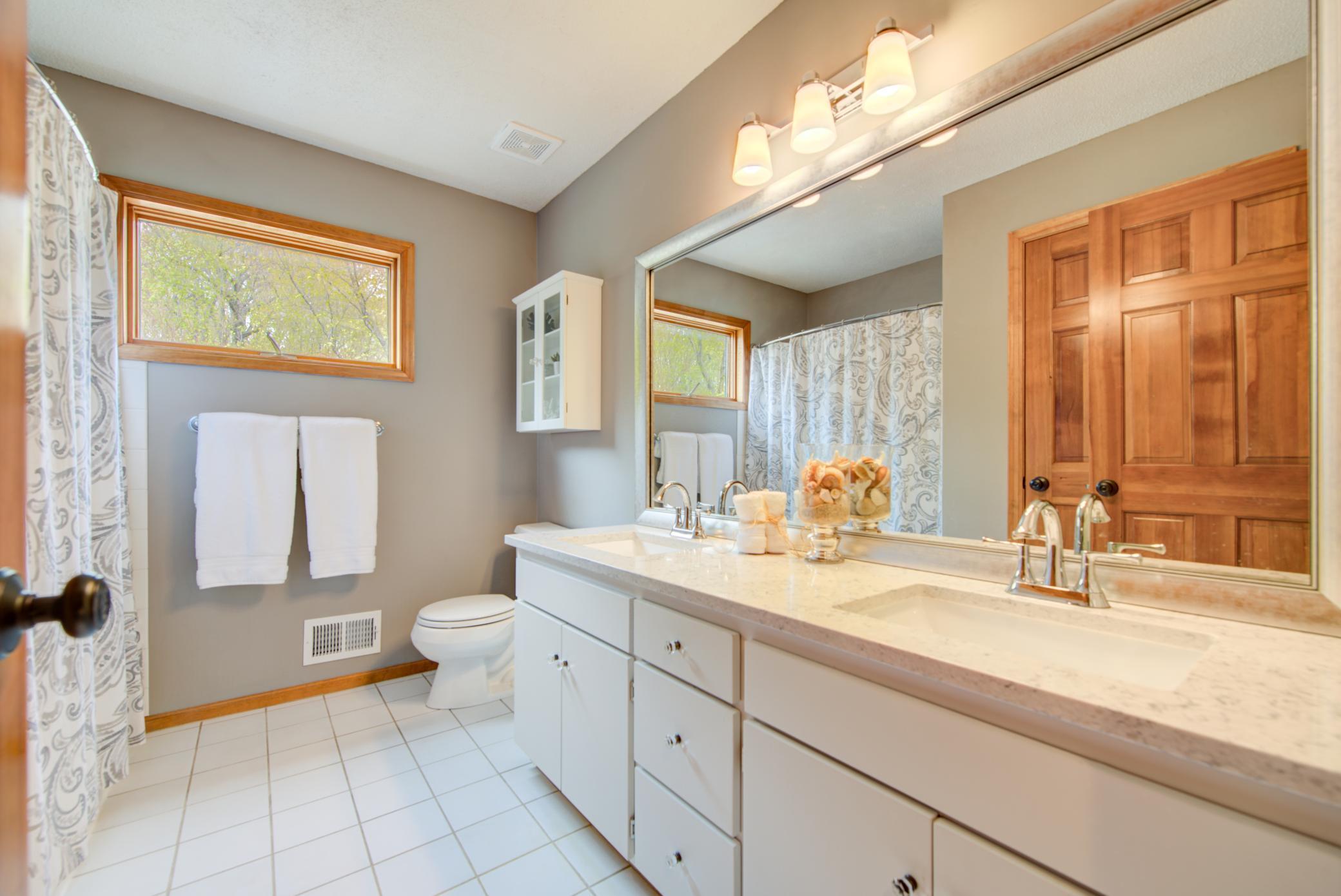 6341 Fox Path Chanhassen, MN 55317 - Photo 21 of 30 Gallery Image 21