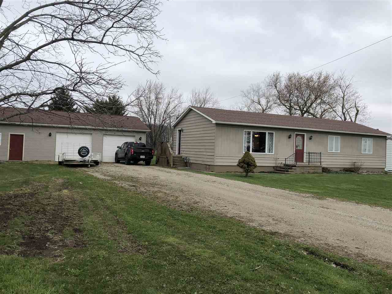 383 East Fillmore Road Ithaca, MI 48847 - Photo 3 of 63 1874077-2.JPG