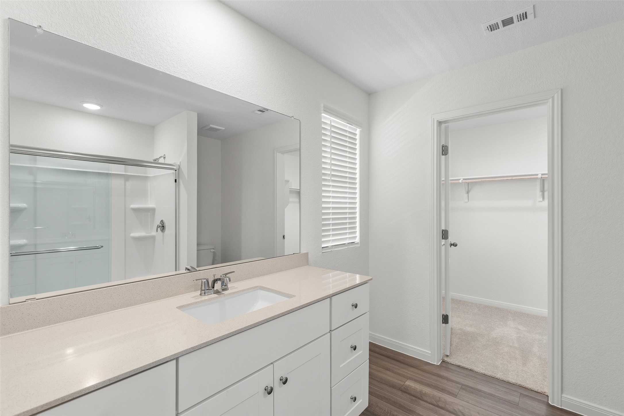 140 Mullen Way Taylor, TX 76574 - Photo 9 of 21 Primary Bath