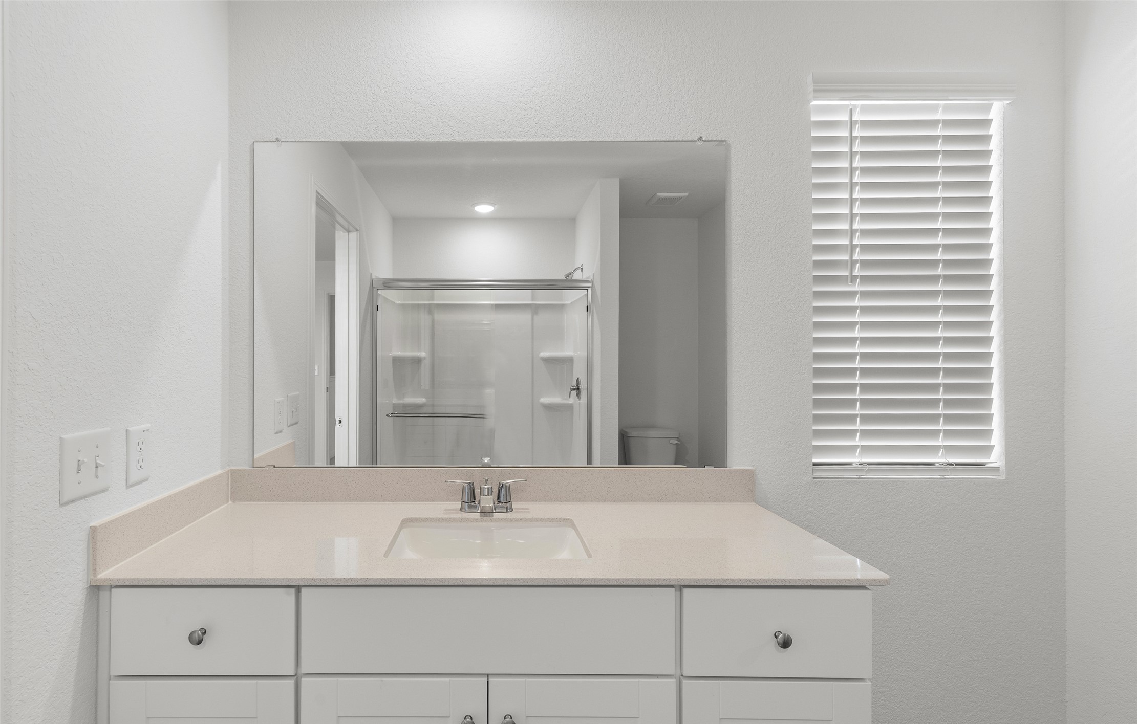 140 Mullen Way Taylor, TX 76574 - Photo 14 of 21 3rd Full Bath UP