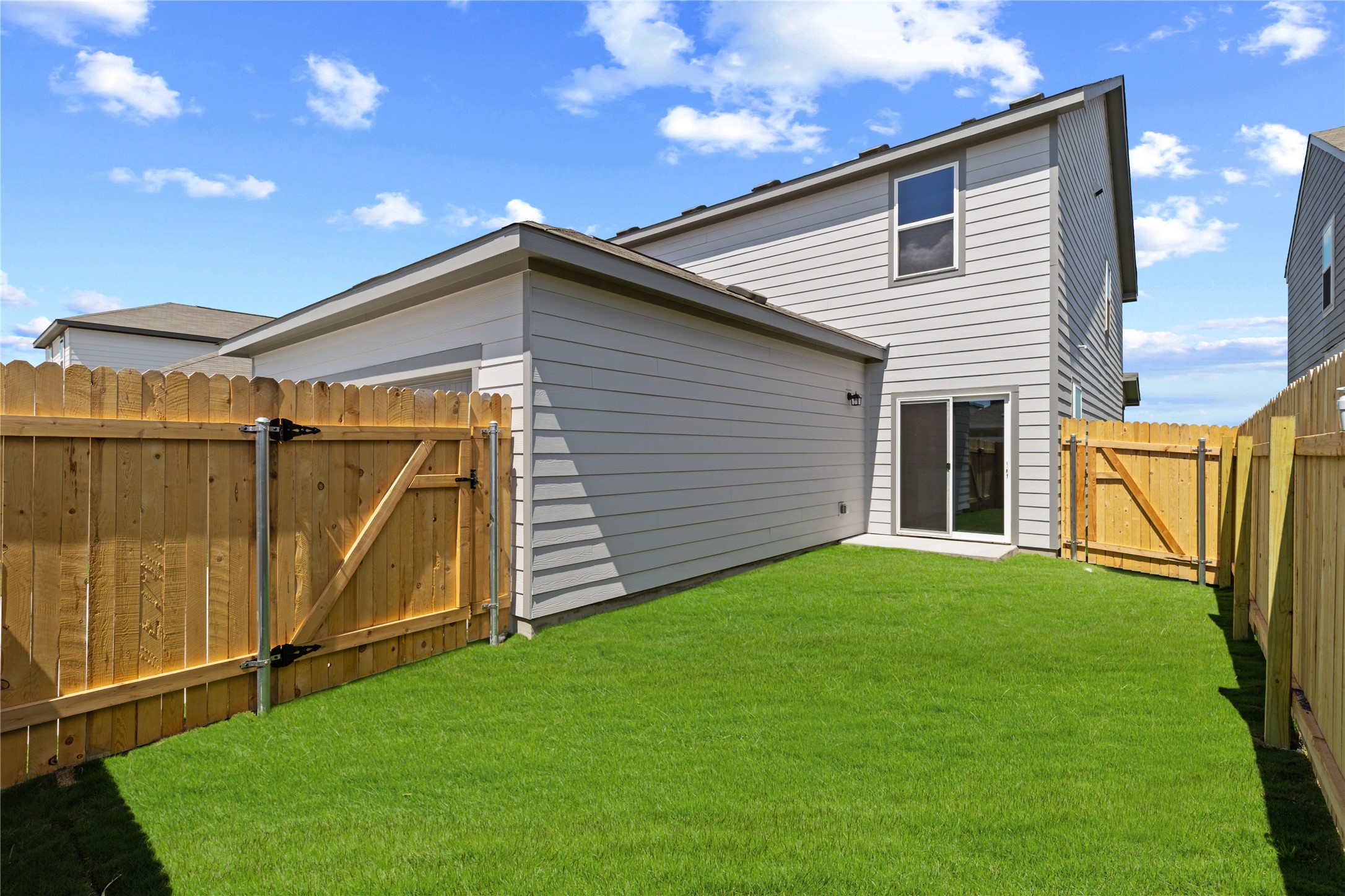 140 Mullen Way Taylor, TX 76574 - Photo 16 of 21 Back Yard