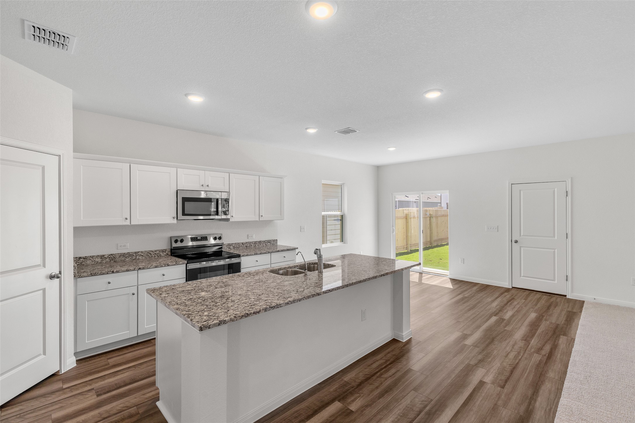 140 Mullen Way Taylor, TX 76574 - Photo 2 of 21 Granite Counters and Stainless Appliances