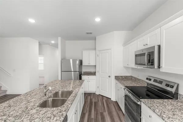 $2,450 | 140 Mullen Way, Taylor, TX 76574
