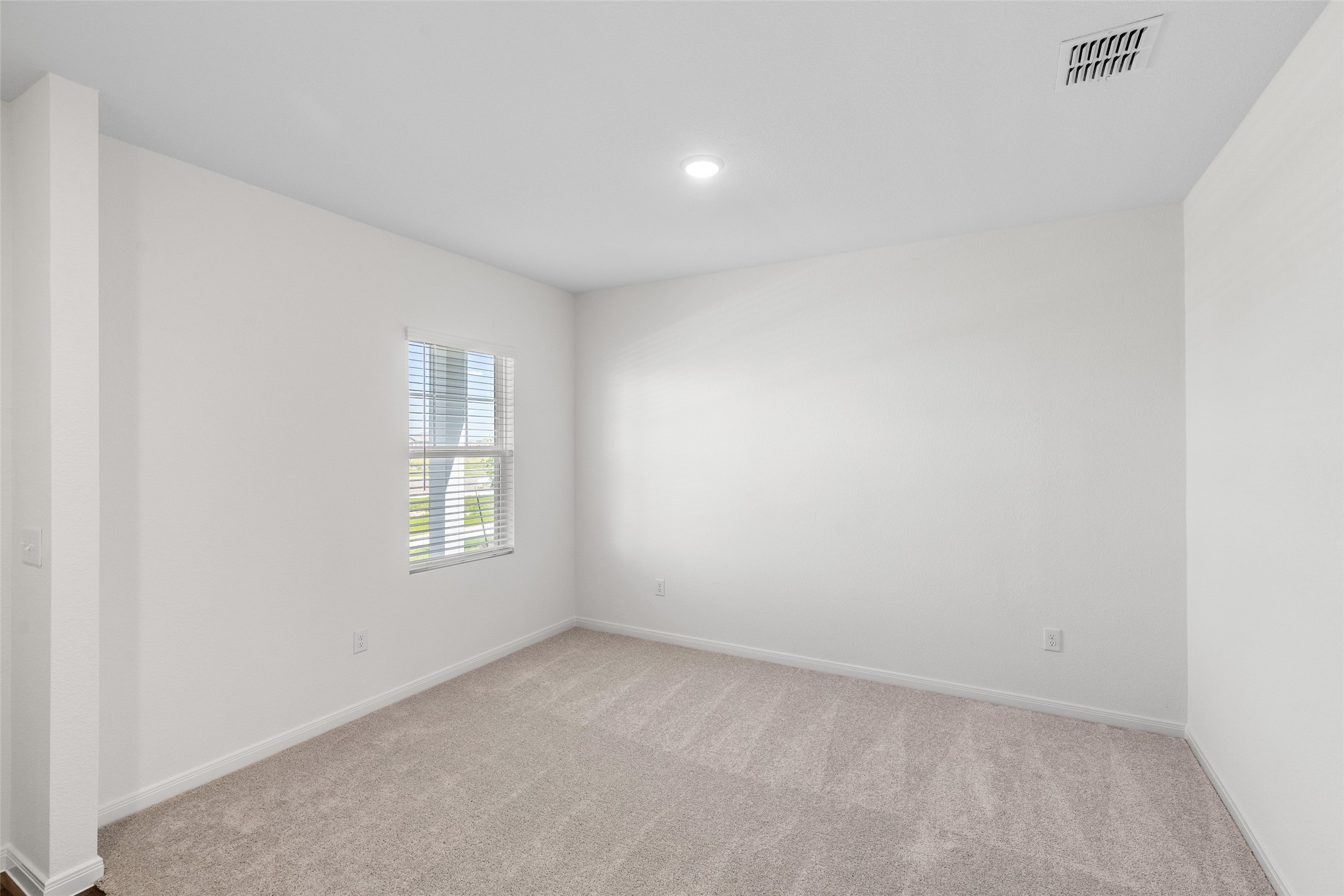 140 Mullen Way Taylor, TX 76574 - Photo 4 of 21 Flex Room