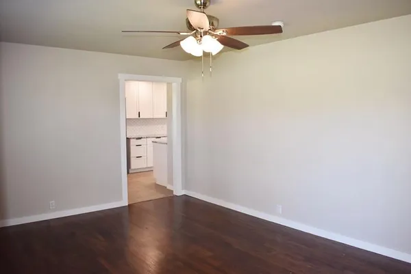 $1,395 | 541 South Allen Street, Unit A, Boyd, TX 76023