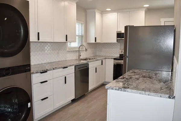 $1,395 | 541 South Allen Street, Unit A, Boyd, TX 76023