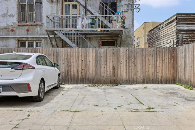 a view of a car park