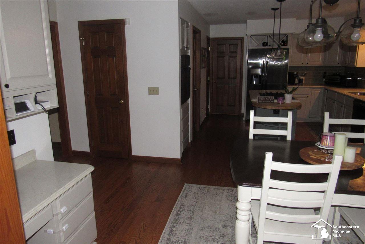 2489 Sandpiper Road Lambertville, MI 48144 - Photo 18 of 51 50079919-17.JPG