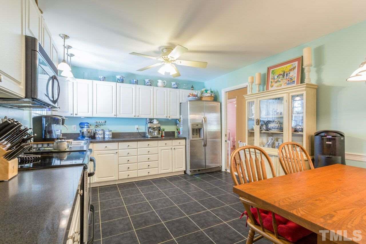 4836 Radcliff Road Raleigh, NC 27609 - Photo 12 of 23