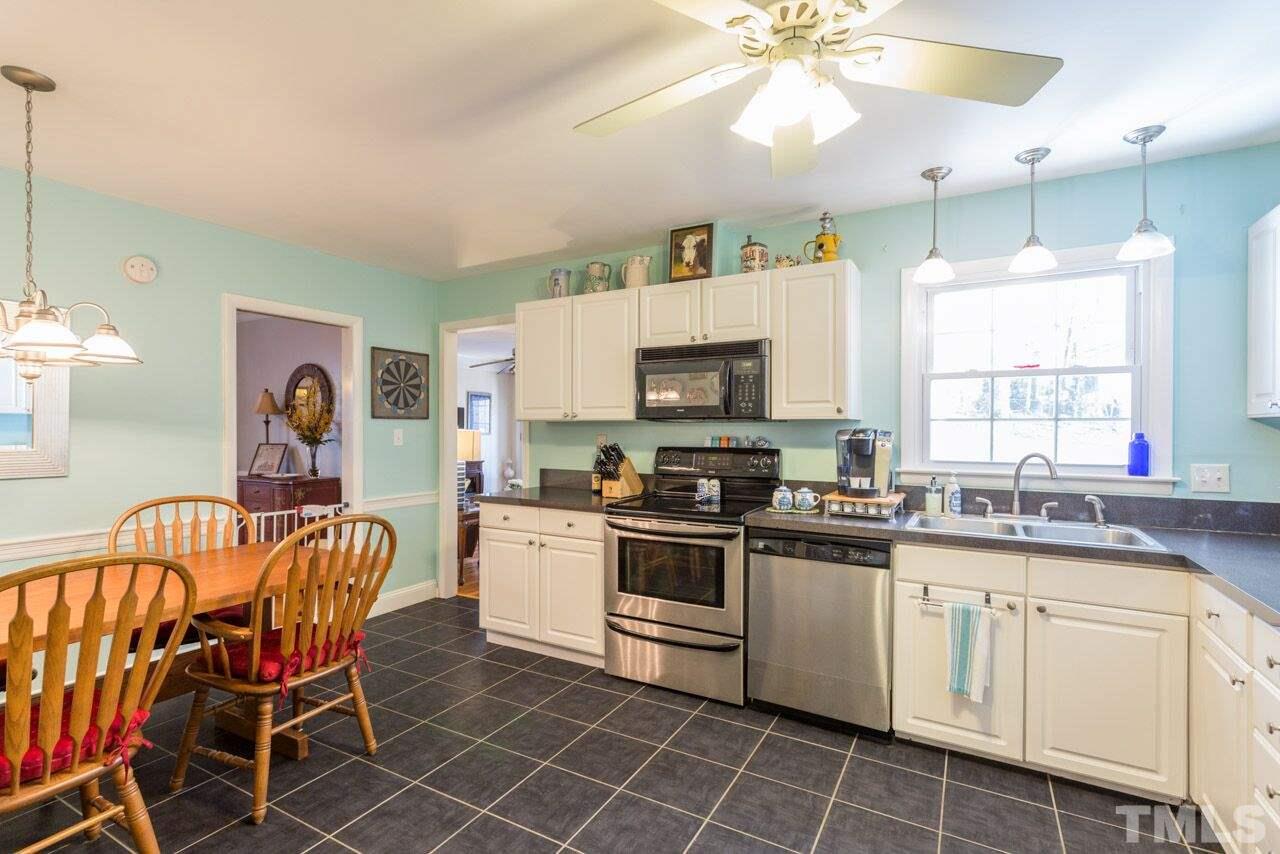 4836 Radcliff Road Raleigh, NC 27609 - Photo 13 of 23