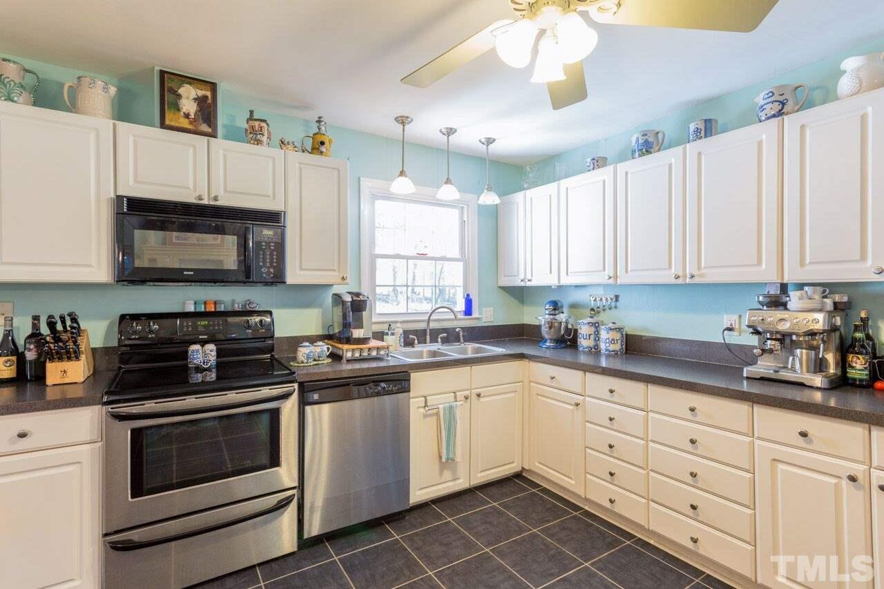 4836 Radcliff Road Raleigh, NC 27609 - Photo 14 of 23
