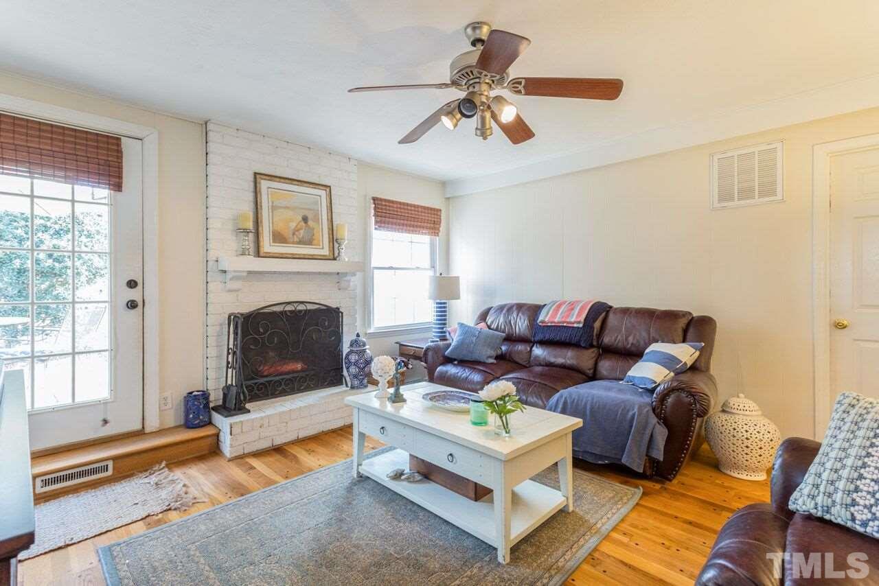 4836 Radcliff Road Raleigh, NC 27609 - Photo 10 of 23
