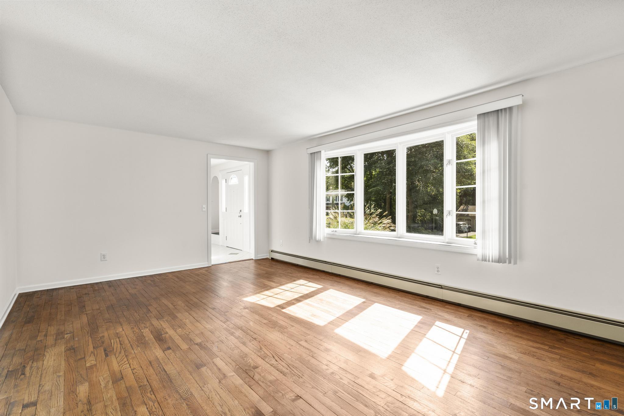 241 Argyle Road Orange, CT 06477 - Photo 19 of 37 Gallery Image 19